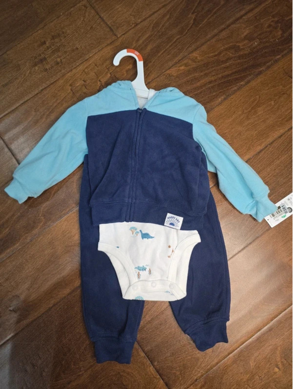 9m brand new three piece outfit set from carter's item, 381G5